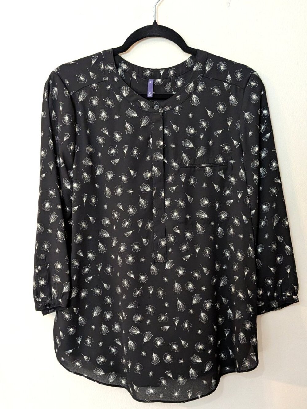 NYDJ Women’s Black Dandelion Print Blouse – Size Medium
